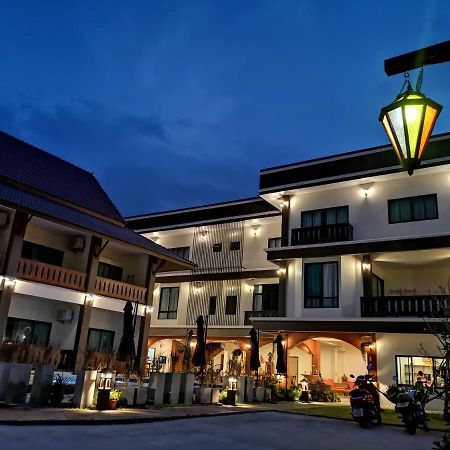 Hotel Sriananpura à Chiang Mai Extérieur photo