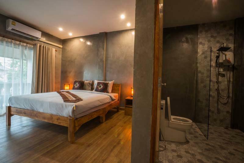 Hotel Sriananpura à Chiang Mai Extérieur photo