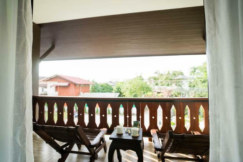 Hotel Sriananpura à Chiang Mai Extérieur photo