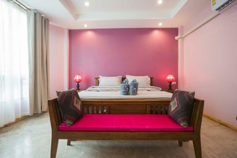 Hotel Sriananpura à Chiang Mai Extérieur photo