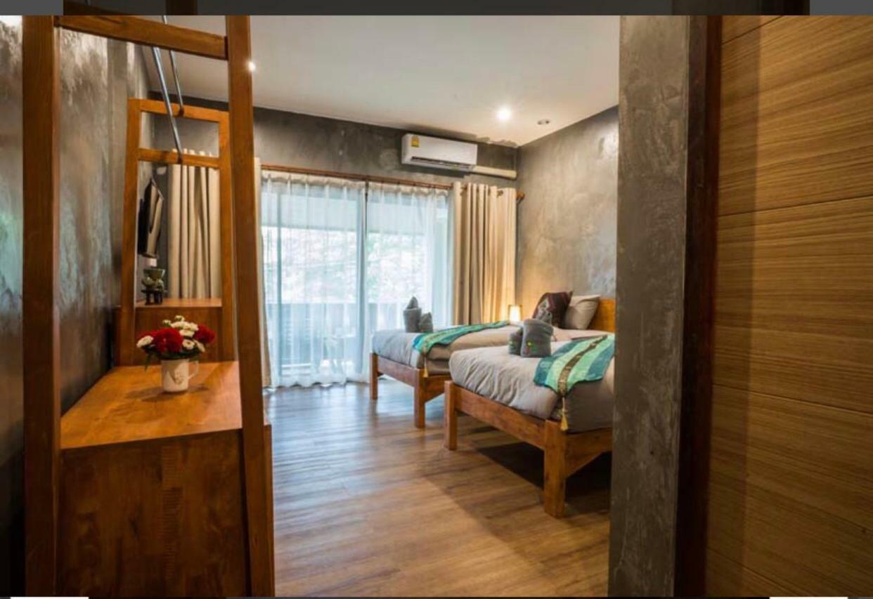 Hotel Sriananpura à Chiang Mai Extérieur photo