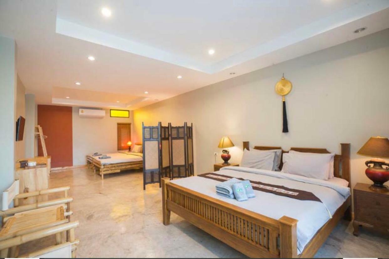 Hotel Sriananpura à Chiang Mai Extérieur photo