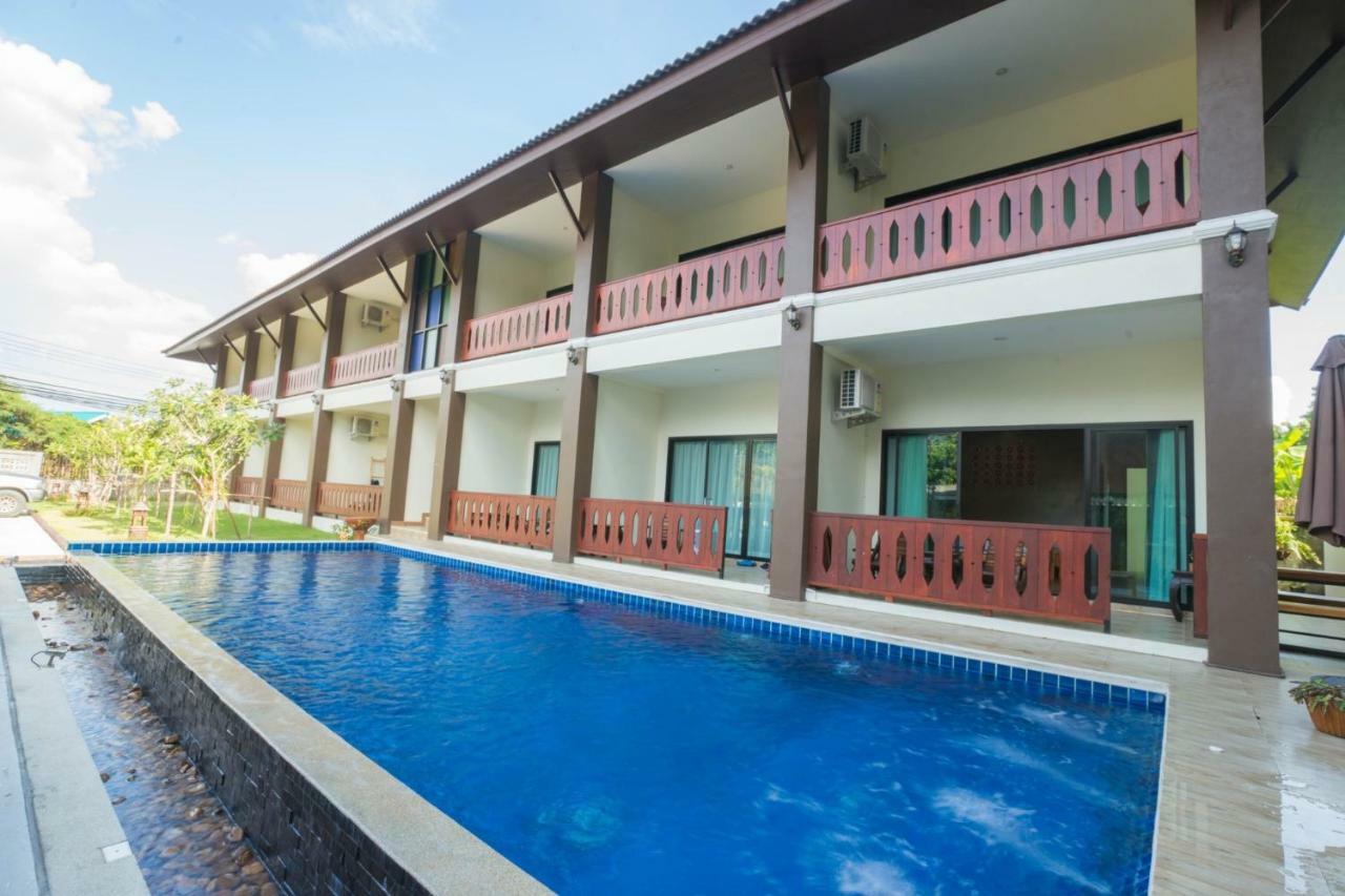 Hotel Sriananpura à Chiang Mai Extérieur photo