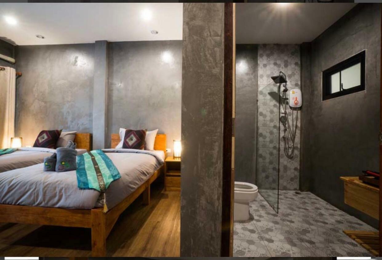 Hotel Sriananpura à Chiang Mai Extérieur photo