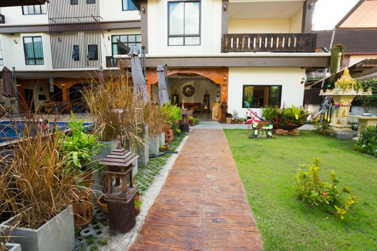 Hotel Sriananpura à Chiang Mai Extérieur photo