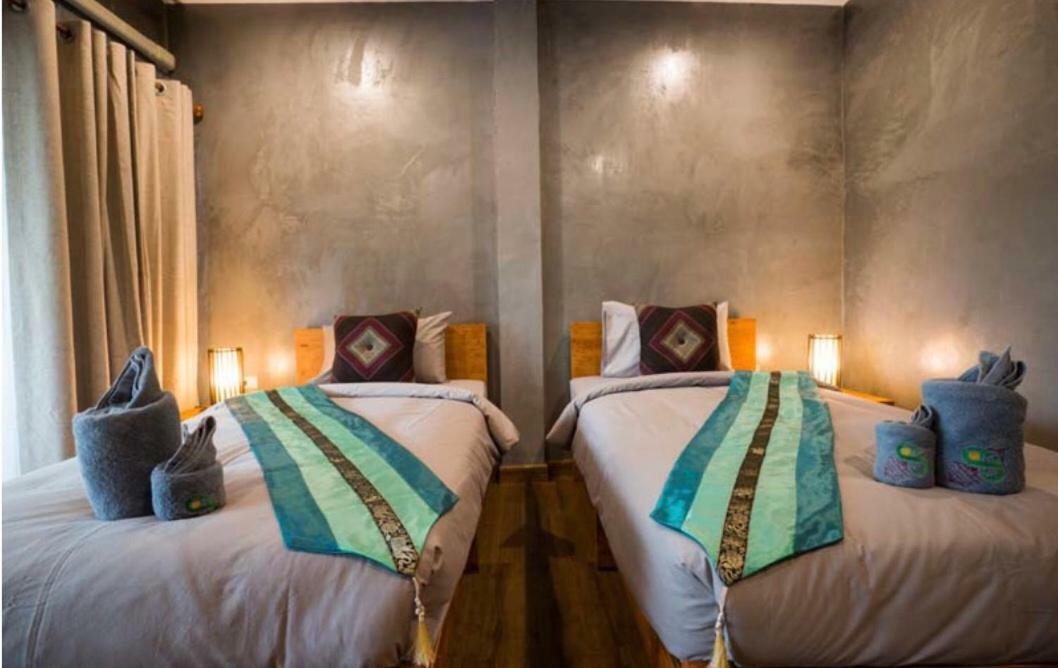 Hotel Sriananpura à Chiang Mai Extérieur photo