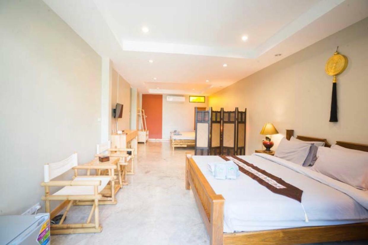 Hotel Sriananpura à Chiang Mai Extérieur photo