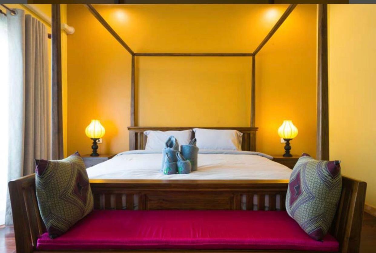 Hotel Sriananpura à Chiang Mai Extérieur photo