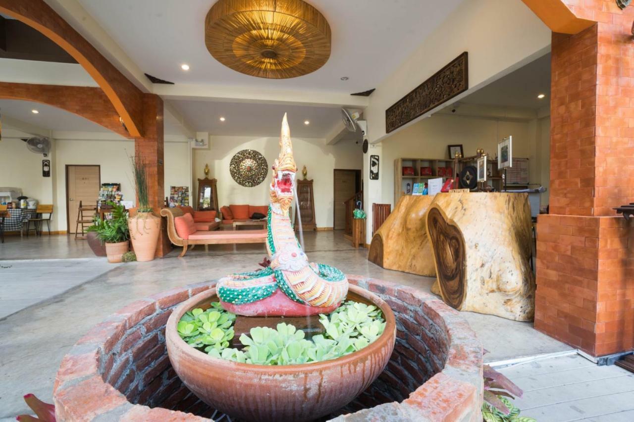 Hotel Sriananpura à Chiang Mai Extérieur photo
